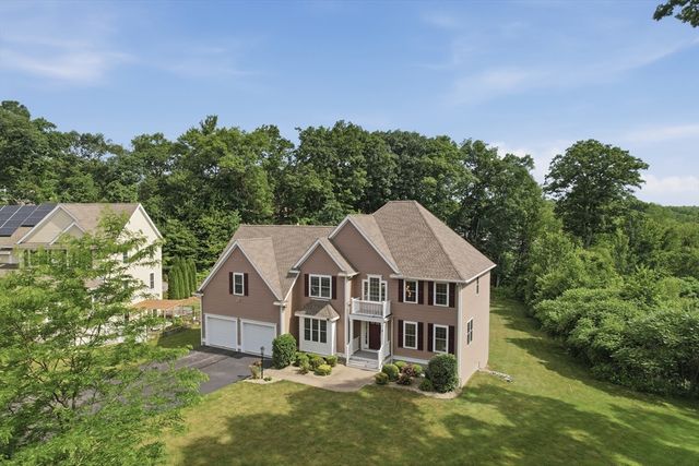8 Victoria Circle, Shrewsbury, MA 01545
