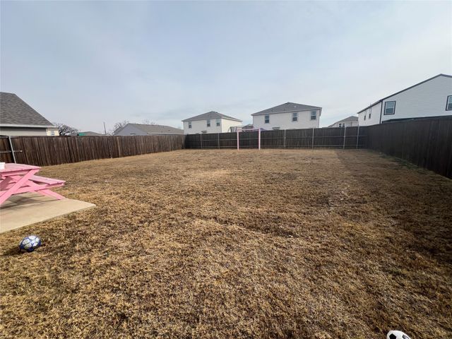 856 Towngreen Drive, Cleburne, TX 76031