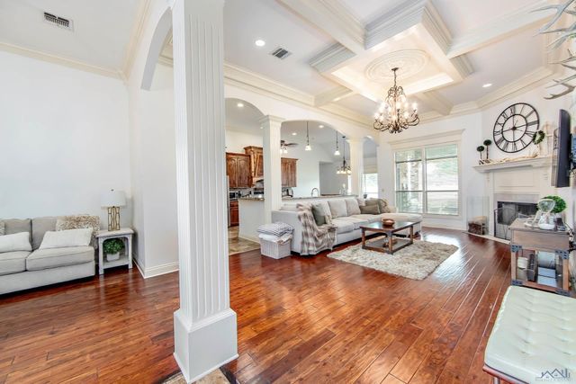 239 Lakewood Dr, Houma, LA 70360