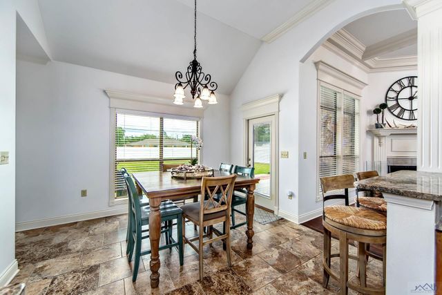 239 Lakewood Dr, Houma, LA 70360