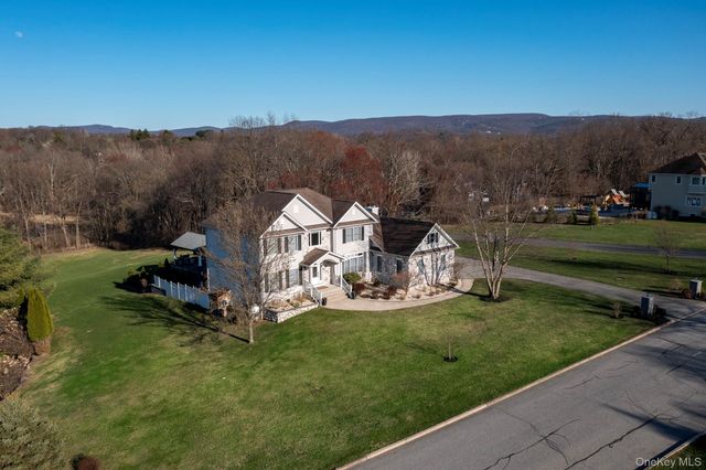 107 Denniston Drive, New Windsor, NY 12553