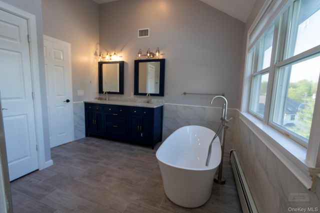 107 Denniston Drive, New Windsor, NY 12553