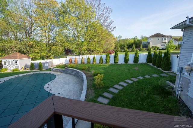 107 Denniston Drive, New Windsor, NY 12553