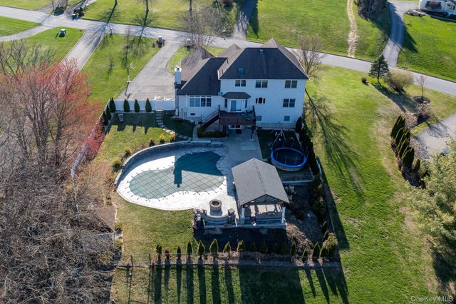 107 Denniston Drive, New Windsor, NY 12553