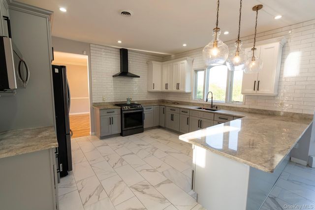 107 Denniston Drive, New Windsor, NY 12553