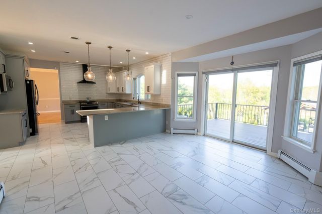 107 Denniston Drive, New Windsor, NY 12553