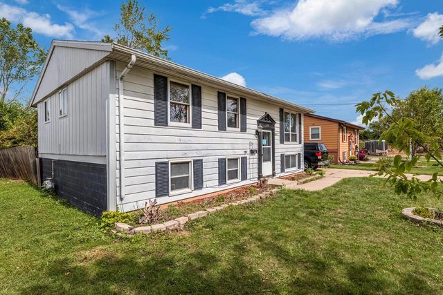 724 11TH STREET, Menasha, WI 54952
