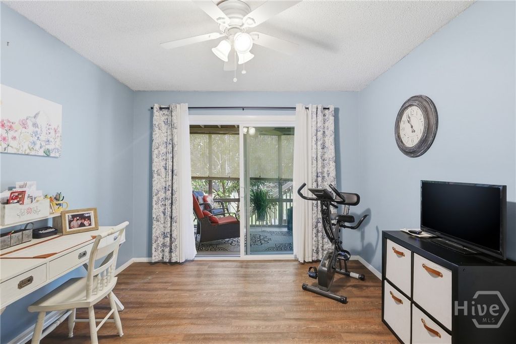 Image 20 of property listing at 401 N Cromwell Road T3, Savannah, GA 31410