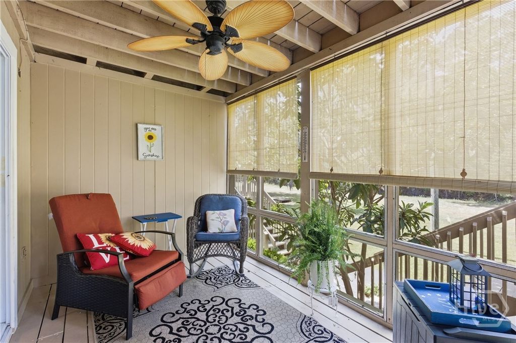 Image 3 of property listing at 401 N Cromwell Road T3, Savannah, GA 31410