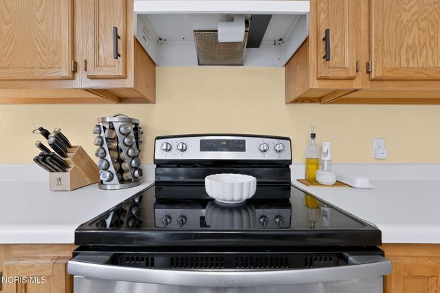 7414 Woodshire Lane, Holland, OH 43528