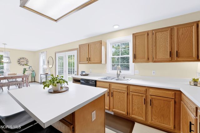 7414 Woodshire Lane, Holland, OH 43528
