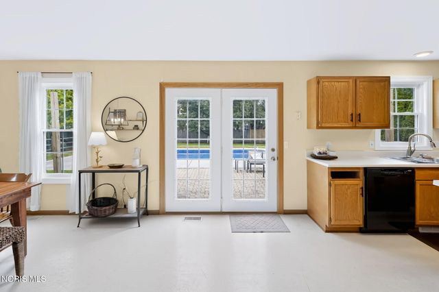 7414 Woodshire Lane, Holland, OH 43528