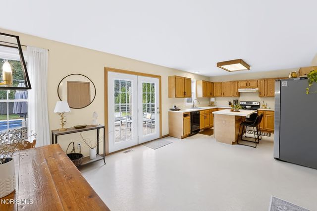 7414 Woodshire Lane, Holland, OH 43528
