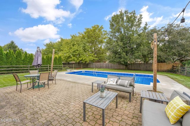 7414 Woodshire Lane, Holland, OH 43528