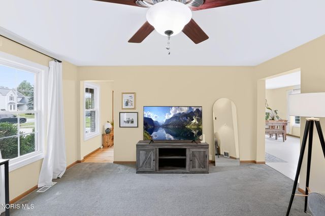 7414 Woodshire Lane, Holland, OH 43528