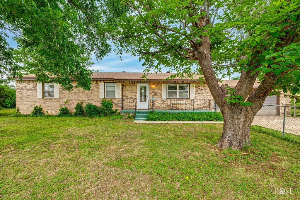 Image 5 of property listing at 9570 Tokay Road, San Angelo, TX 76901