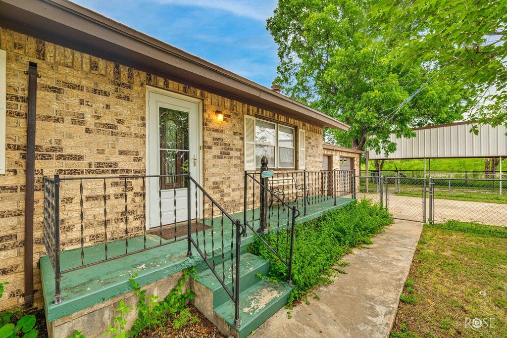 Image 7 of property listing at 9570 Tokay Road, San Angelo, TX 76901