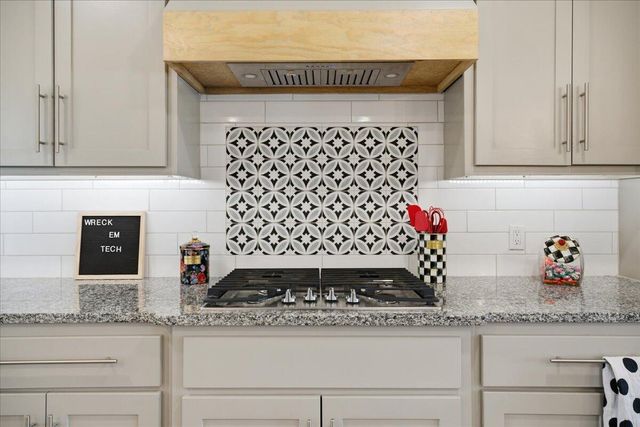 902 N Fulton Avenue, Lubbock, TX 79416