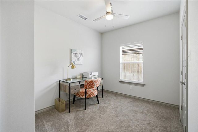 902 N Fulton Avenue, Lubbock, TX 79416