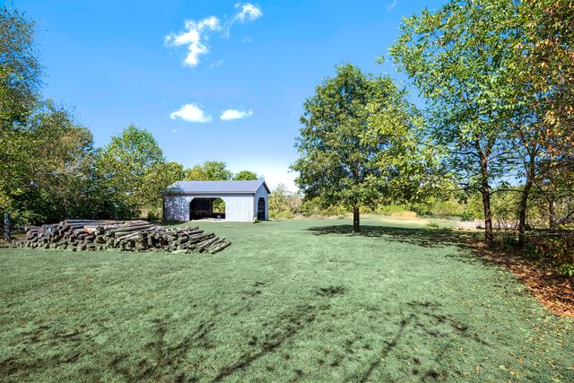4288 Pinckard Pike, Versailles, KY 40383