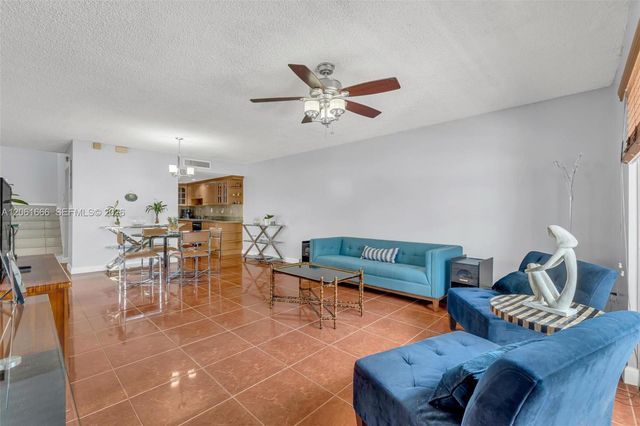 14382 SW 97th Ter, Miami, FL 33186