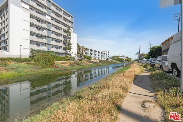122 Buccaneer Street 1, Marina Del Rey, CA 90292