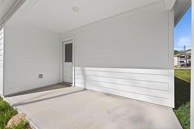 813 Jefferson Avenue, Cleveland, TX 77327