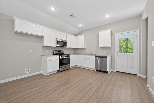 813 Jefferson Avenue, Cleveland, TX 77327