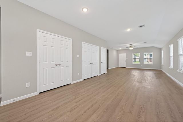 813 Jefferson Avenue, Cleveland, TX 77327