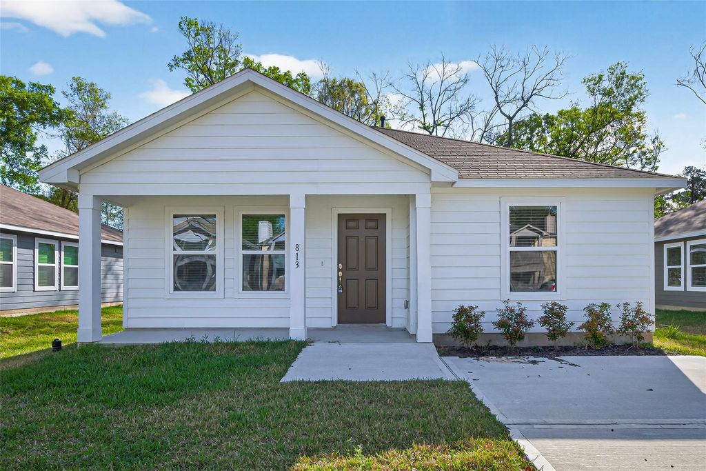 813 Jefferson Avenue, Cleveland, TX 77327