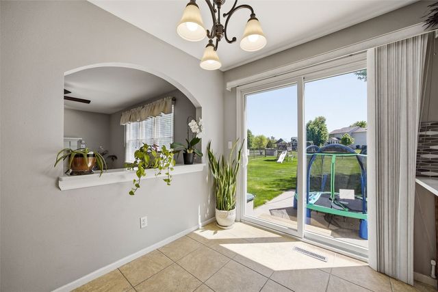 1217 Acacia Drive NE, Cedar Rapids, IA 52402