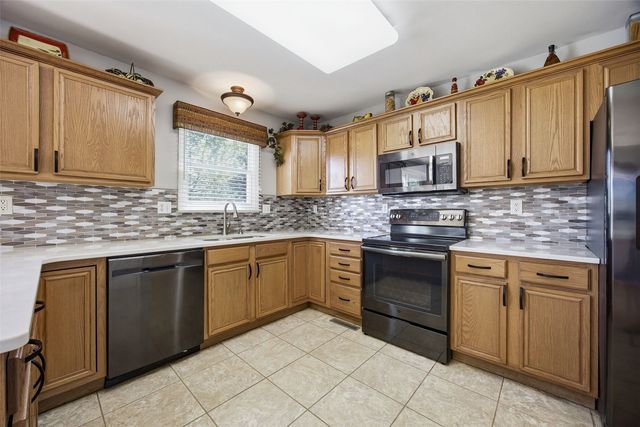 1217 Acacia Drive NE, Cedar Rapids, IA 52402