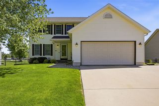 1217 Acacia Drive NE, Cedar Rapids, IA 52402