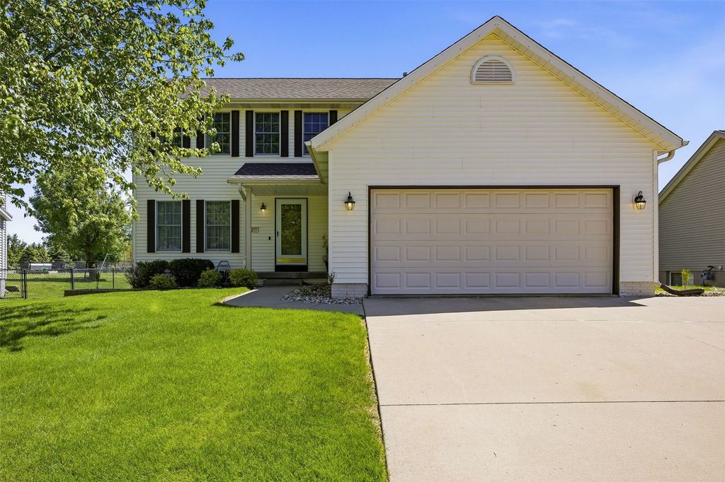 1217 Acacia Drive NE, Cedar Rapids, IA 52402