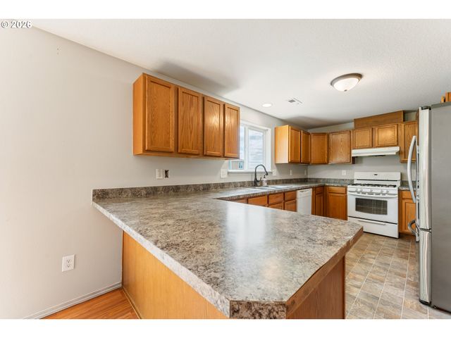 1115 E 11TH St, Lafayette, OR 97127
