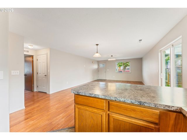 1115 E 11TH St, Lafayette, OR 97127