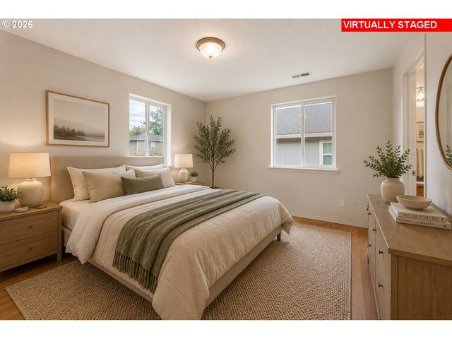 1115 E 11TH St, Lafayette, OR 97127