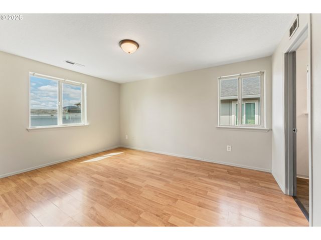 1115 E 11TH St, Lafayette, OR 97127