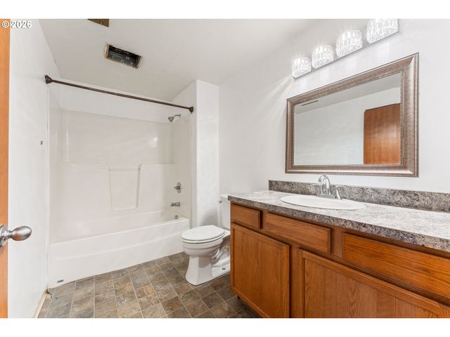 1115 E 11TH St, Lafayette, OR 97127