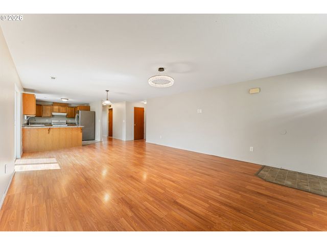 1115 E 11TH St, Lafayette, OR 97127