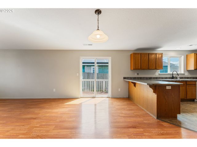 1115 E 11TH St, Lafayette, OR 97127