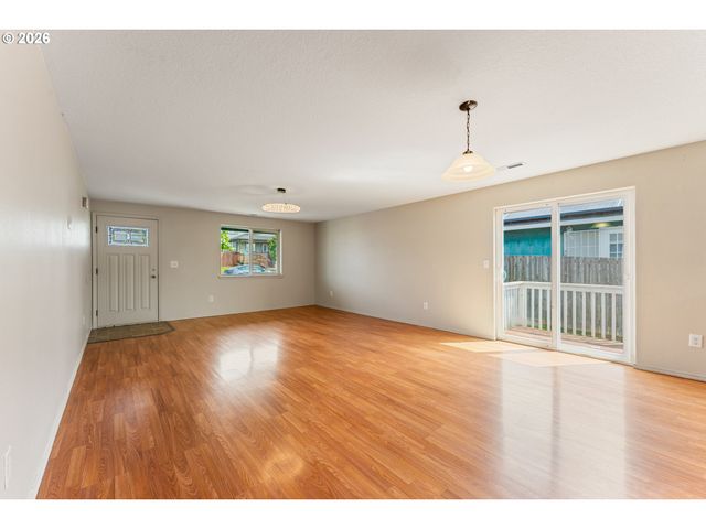 1115 E 11TH St, Lafayette, OR 97127