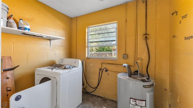 913 CHARMIL AVENUE, Lake Alfred, FL 33850