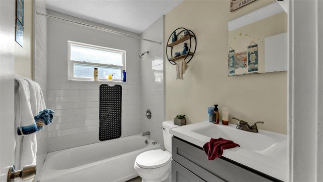 913 CHARMIL AVENUE, Lake Alfred, FL 33850