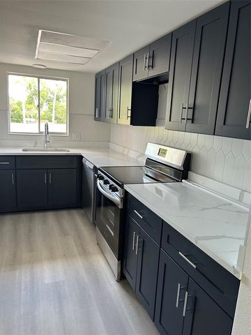 4520 OVERLOOK DRIVE NE 132, St Petersburg, FL 33703