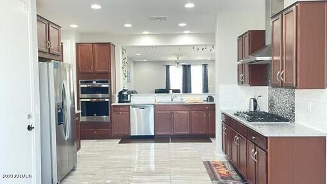 9512 W Fallen Leaf Lane, Peoria, AZ 85383
