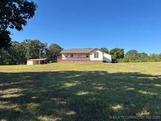 30245 S 210 Road, Henryetta, OK 74437