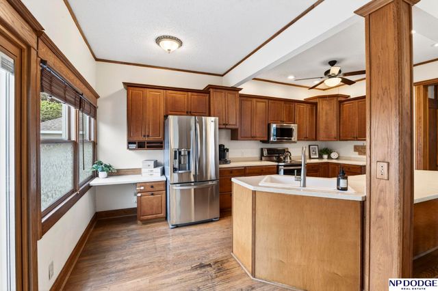 1514 S 33rd Street, Omaha, NE 68105