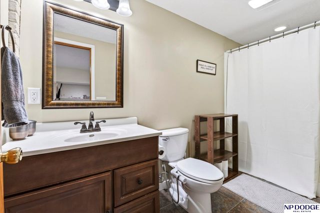 1514 S 33rd Street, Omaha, NE 68105