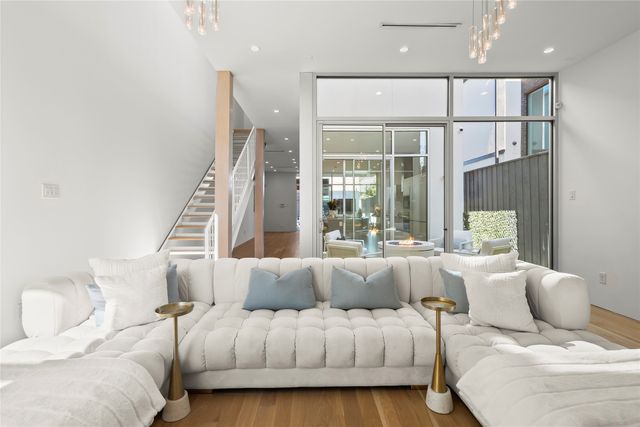 5411 Melrose Avenue, Dallas, TX 75206